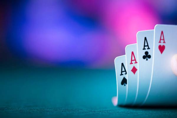 Explore Traditional Poker Tables with เว็บคาสิโนออนไลน์ for Card Game Variety
