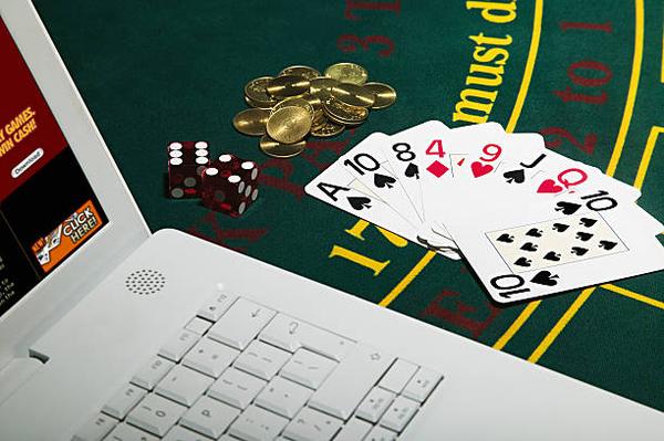 Discover Poker Games through the best online casino sites Singapore for Casino Fans